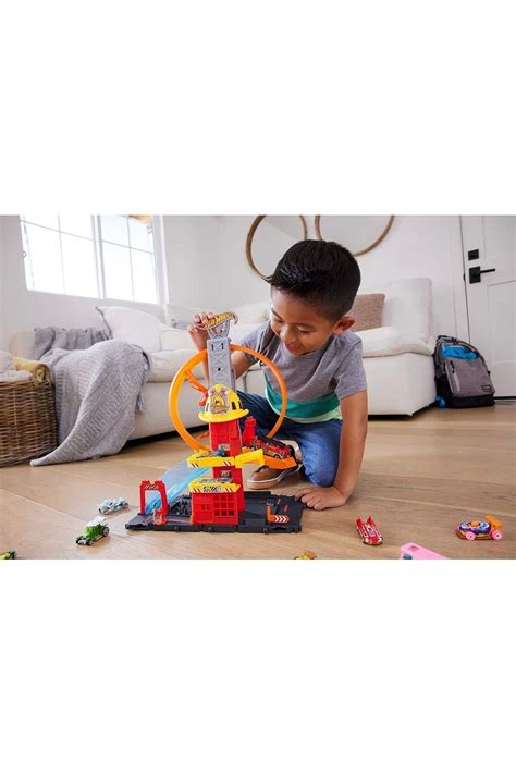 Hot Wheels Çember Pistli Iftaiye Istasyonu Hkx41 Pan Kostüm