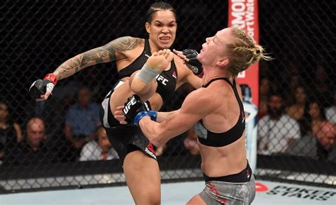 Relembre o nocaute brutal de Amanda Nunes sobre Holly Holm e aqueça