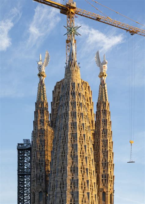 TWO EVANGELISTS TOWERS AT SAGRADA FAMÍLIA - Licht Kunst Licht AG