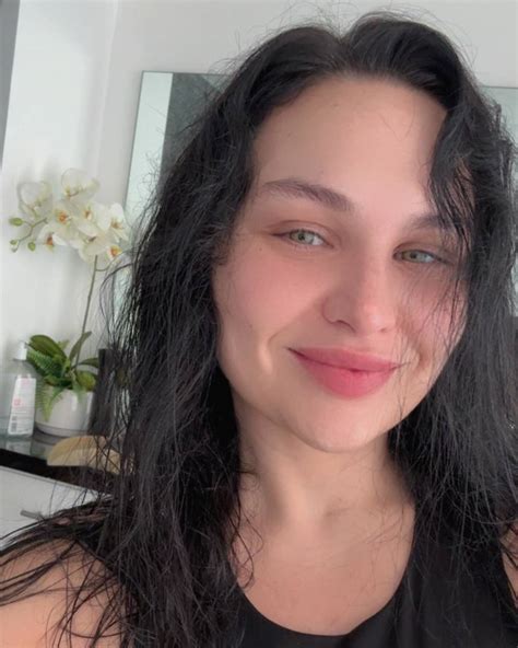 Estefanía Villarreal de Rebelde empodera con foto sin maquillaje - Fama