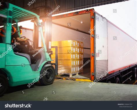 242463 Truck Loading Images Stock Photos 3d Objects And Vectors