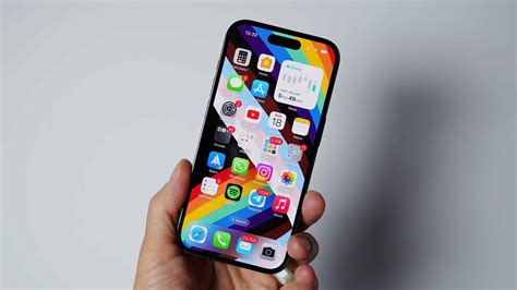 All iPhones Will Have ProMotion and Always-On Display by 2025, Says