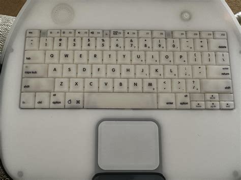 Dedicated to vintage Apple computers and products.