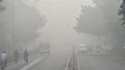 Delhi fog low visibility Delhi weather conditions minimum temperature ...