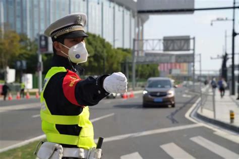 进博图集丨从“远端”安检到“核心”疏导，静安公安抽调精干警力全力护航进博