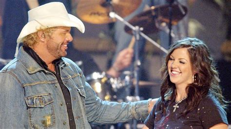 Toby Keith Is Going To Be A Grandpa Again See His Daughters Sweet