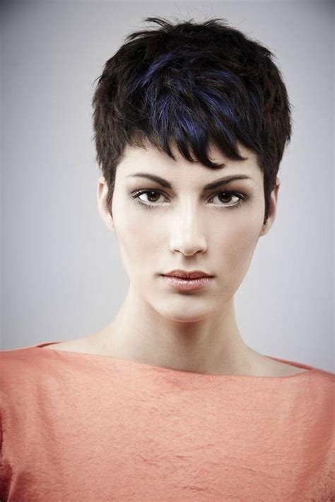 Short Hairstyles For Oblong Faces