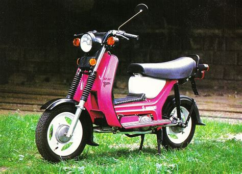 Z archiwum Świata Motocykli Simson SR 50 Numer 8 1994 Świat Motocykli