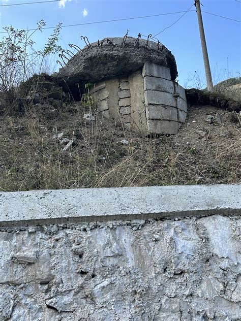 Bunker Enver Hoxha lassan pusztuló műve István Főzy Flickr