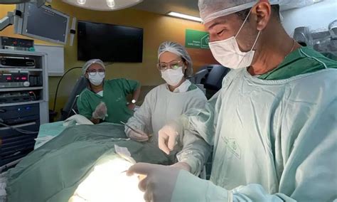 Segunda menor criança submetida a cirurgia robótica no Brasil é operada