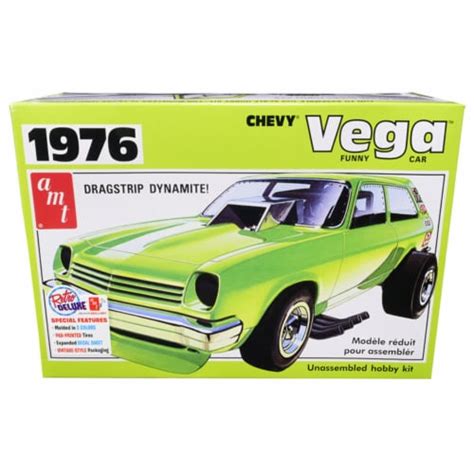 AMT AMT1156 Skill 2 Model Kit 1976 Chevrolet Vega Funny Car 1 by 25 ...