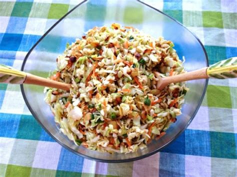 Yum Yum Salat 3 Rezepte für das leckere asiatische Salat mit Nudeln