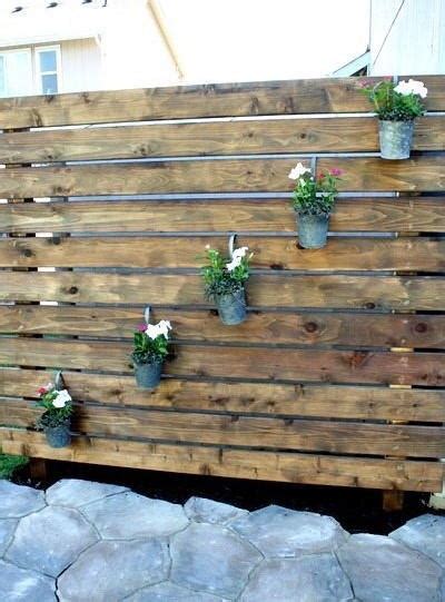 DIY Garden Slat Wall | DIYIdeaCenter.com