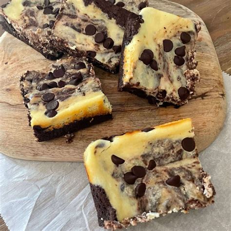 Cheesecake Swirl Brownies - XO Baking Co