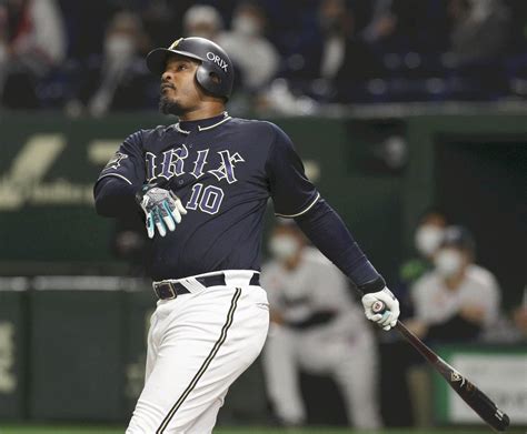 オリックスが競り勝ち2勝3敗に代打・ジョーンズが勝ち越し弾：写真 読売新聞