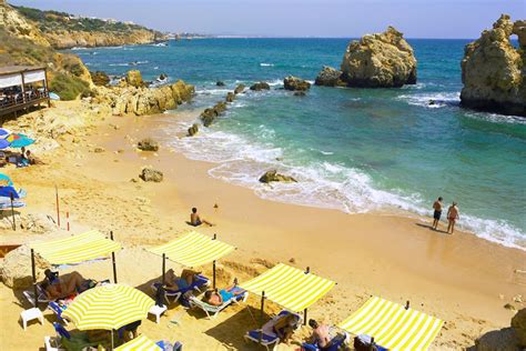 Albufeira has 18 golden beaches! - 3HB Hotels