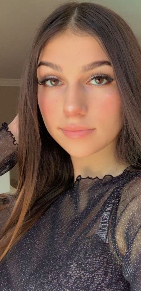 Hot Sexy Julia Merekoulias Bikini Pics