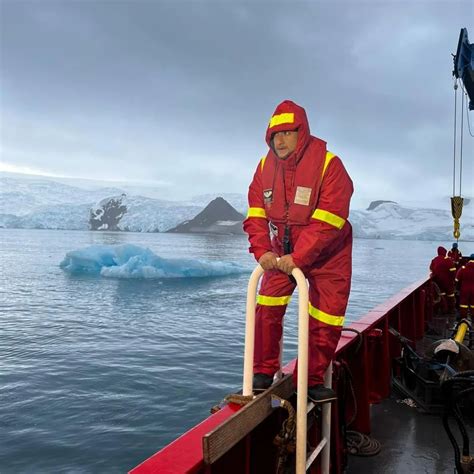 Periodista de Latina TV sorprendió a su pareja con una tierna propuesta matrimonial desde la