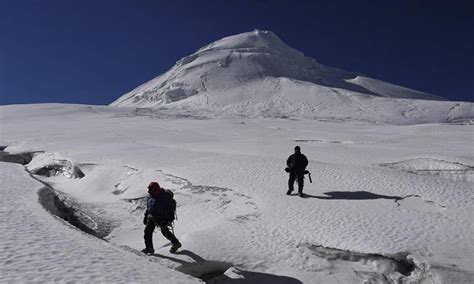 Nepal Rolwaling Trek With Parchamo Peak Climbing