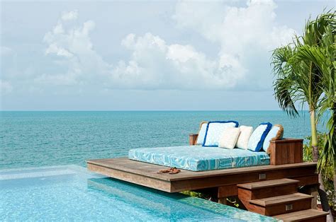 20 Dreamy Beach Style Decks For A Relaxing Staycation