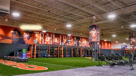 Bears-themed fitness center to open Monday