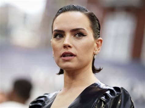 Star Wars Actress Daisy Ridley Opens Up About Graves Disease