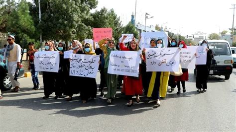 Afghanistan Two Journalists Detained And Beaten Up For Covering Women S Rights Protests In