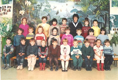 Photo De Classe Classe Maternelle De 1986 De 1986 Ecole Les Pres