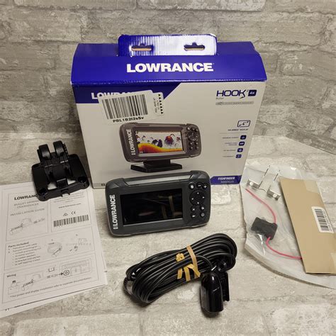Lowrance HOOK2 4x Fish Finder with Bullet Skimmer Transducer