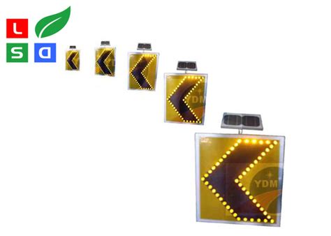 Portable 12v 10w Solar Powered Led Traffic Signs Solar Road Signs For Public