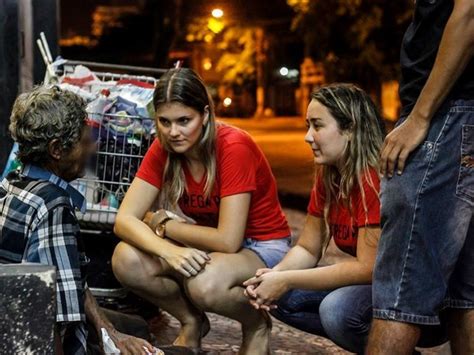 G1 Grupo Se Reúne Para Entregar Ajuda E Compaixão A Moradores De Rua