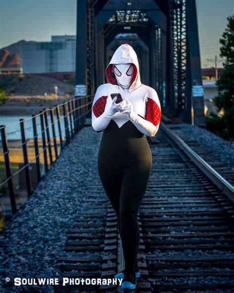 Spider-Gwen Stacy Cosplay | Curvy cosplay, Cosplay, Spider gwen