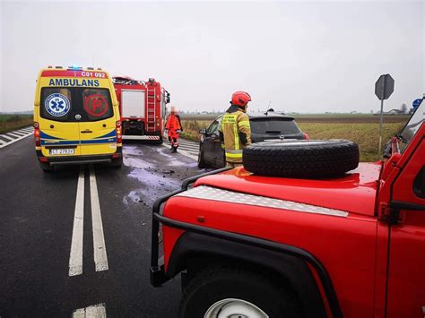 Trzy osoby ranne w zderzeniu samochodów pod Chełmżą zdjęcia Toruń