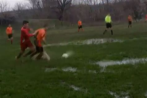 VIDEO SRPSKI FUDBAL U EPIZODI STIĆI DO GOLA Pogledajte kako se igra