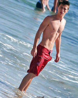 Accidental Public Boners Porn Pictures XXX Photos Sex Images 1690858 PICTOA