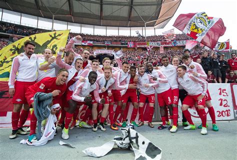 Hertha Beschenkt Klassenfeind Rb Leipzig Macht Jetzt Auf Königsklasse