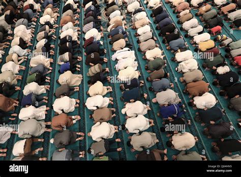 Baghdad Iraq 27th Apr 2022 Muslims Perform The Tarawih Evening Prayers At Sheikh Abdul