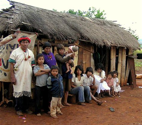 Dos Libros Sobre Los Guaraníes Relatan Las Vivencias De Ese Pueblo Indígena