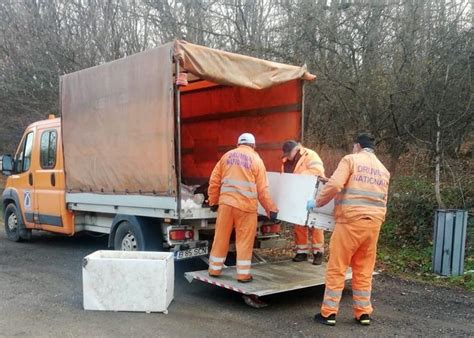 Dezastru Lasat In Urma Lor De Nesimtiti Pe Drumurile Din Vestul Tarii