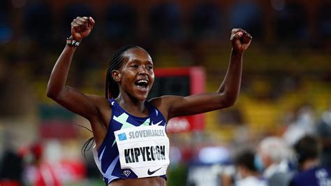 Faith Kipyegon Breaks Womens 5000m World Record In Paris Watch Athletics