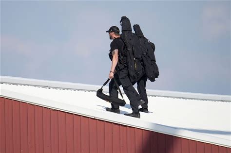 警察早發現槍手蹤跡！「沒配槍」反遭逼退 槍口下秒對準川普射擊