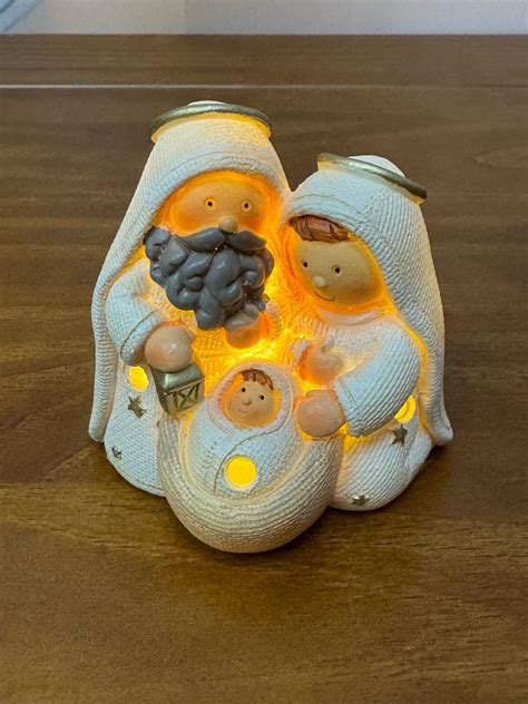 Comprar Mini Sagrada Fam Lia Nude Resina Led A Partir De R Mimos Da Mocinha Mesa Posta