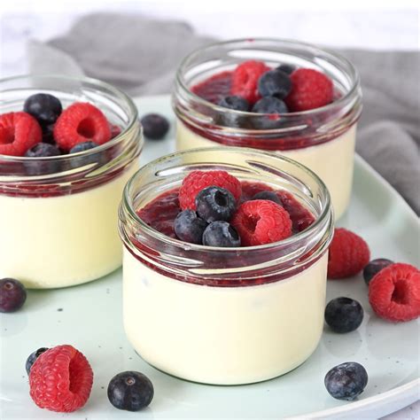 Panna Cotta Met Rood Fruit Laura S Bakery