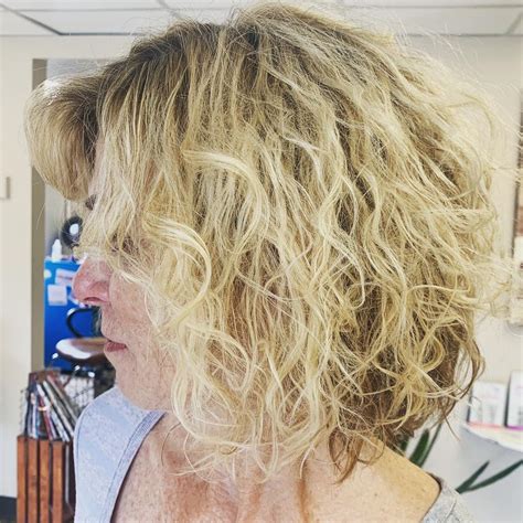 Updated 35 American Wave Perm Hairstyles August 2020