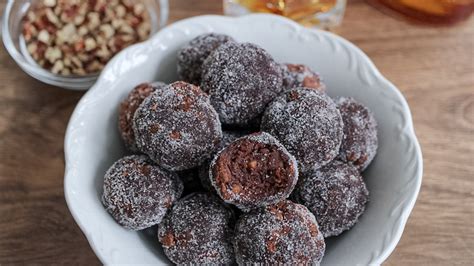 Kentucky Bourbon Balls Recipe