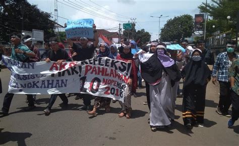 Mahasiswa Cilangkahan Gelar Aksi Refleksi Hari Pahlawan Faktabanten Co Id