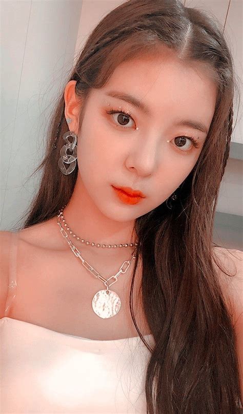 Lia Wallpaper Itzy Princess Lia Lia