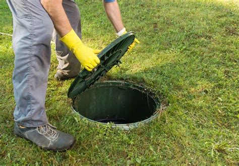 5 Steps To Unclog Pipe Going To Septic Tank