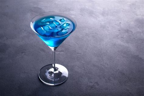 Blue Martini Cocktail: Easy-to-Make Recipe - Mama Loves A Drink