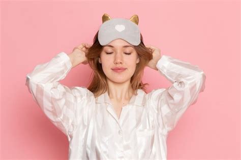 7 Cara Membuat Sleeping Mask Dari Bahan Alami Bikin Lembap Dan G